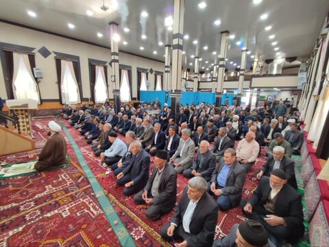 تصاویر/ آیین عبادی سیاسی نماز جمعه چهاربرج