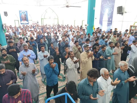 تصاویر/ اقامه نماز جمعه ریگان