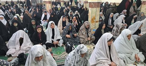 تصاویر اقامه نمازجمعه در الیگودرز