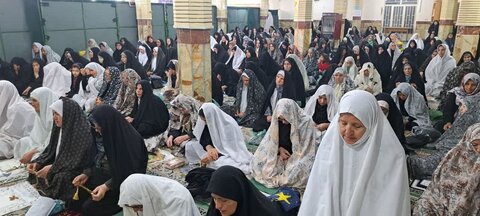 تصاویر اقامه نمازجمعه در الیگودرز