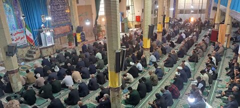 تصاویر اقامه نمازجمعه در الیگودرز