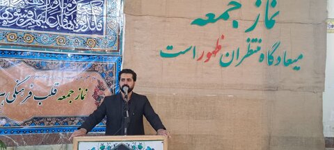 تصاویر اقامه نمازجمعه در الیگودرز