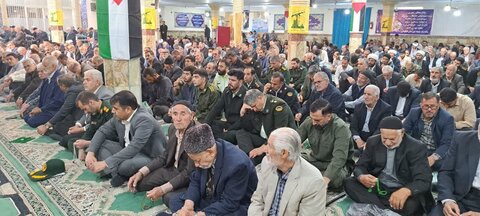 تصاویر اقامه نمازجمعه در الیگودرز