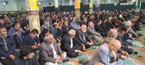 تصاویر اقامه نمازجمعه در الیگودرز