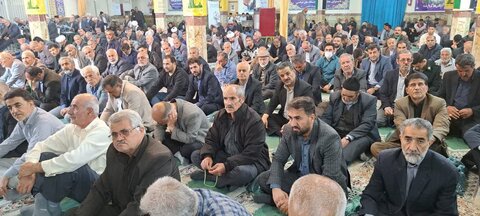 تصاویر اقامه نمازجمعه در الیگودرز