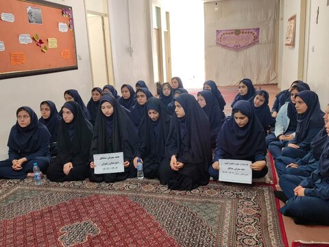 تصاویر/بازدید دانش آموزان مدرسه رضوان از مدرسه علمیه الهیه ساوه