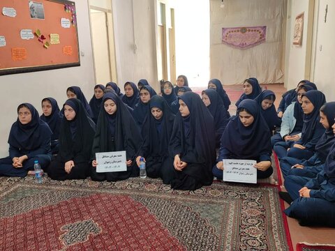 تصاویر/بازدید دانش آموزان مدرسه رضوان از مدرسه علمیه الهیه ساوه