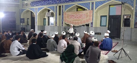 تصاویر/ درس اخلاق طلاب و اساتید مبلغین بخش سندرک