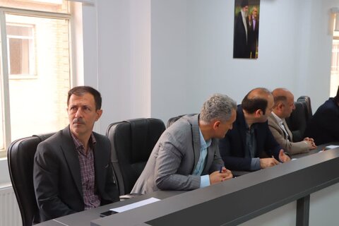 برگزاری نخستین جلسه شورای آموزش‌ وپرورش اسلامشهر با حضور امام‌جمعه