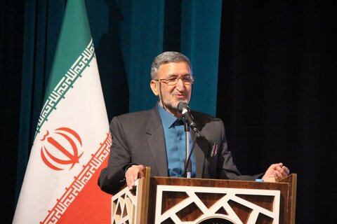 تصاویر آیین نکوداشت پیشکسوت هنر و رسانه لرستان