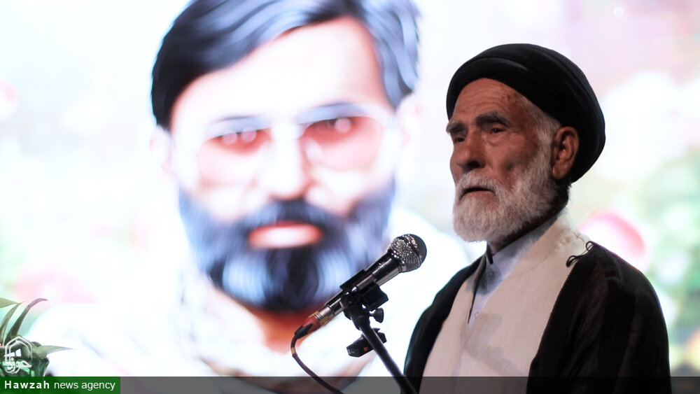 فیلم | شعر زیبای قلم توسط شاعر روحانی اهل خراسان جنوبی