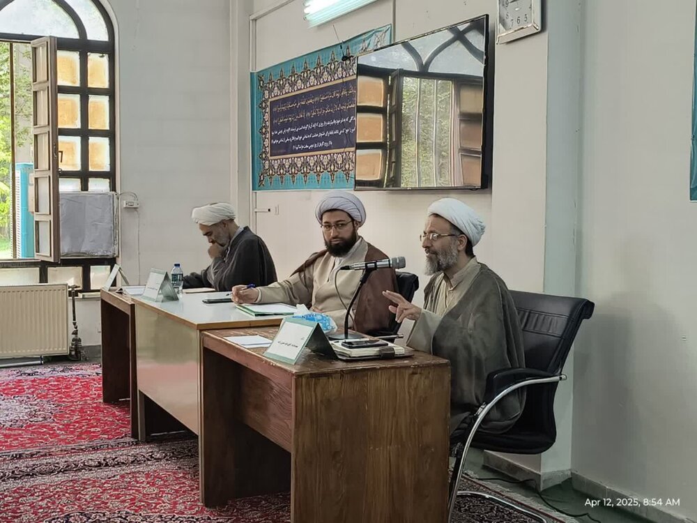 تصاویر| کرسی آزاداندیشی: تبیین رابطه حق و خلق از منظر قرآن و حدیث