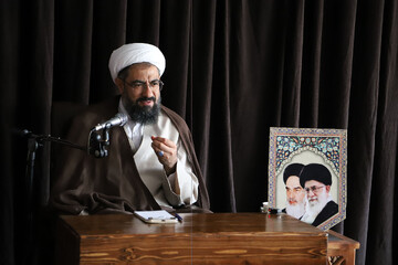 طلاب به عنوان امانت امام زمان(عج) نزد اساتید هستند