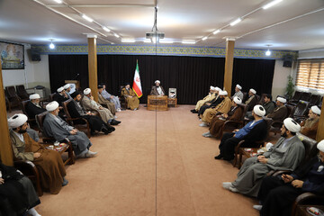 تصاویر / دیدار مدیر و اساتید حوزه علمیه همدان با نماینده ولی فقیه در استان
