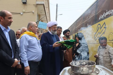 تصاویر/ اعزام کاروان آدینه حسینی خورموج به کربلای معلی