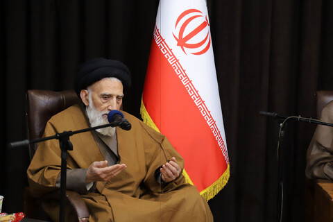 تصاویر / دیدار مدیر و اساتید حوزه علمیه همدان با نماینده ولی فقیه در استان