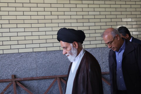 تصاویر/ بازدید نماینده ولی فقیه. مدیر حوزه علمیه و استاندار هرمزگان از مدرسه علمیه امام علی  (ع) میناب