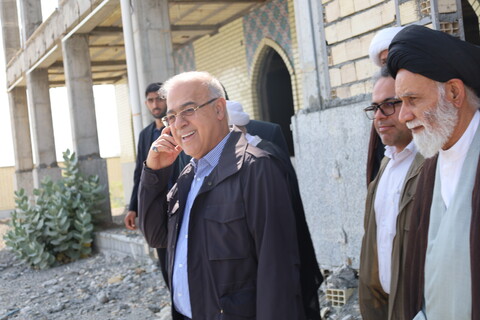 تصاویر/ بازدید نماینده ولی فقیه. مدیر حوزه علمیه و استاندار هرمزگان از مدرسه علمیه امام علی  (ع) میناب