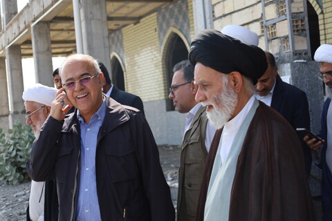 تصاویر/ بازدید نماینده ولی فقیه. مدیر حوزه علمیه و استاندار هرمزگان از مدرسه علمیه امام علی  (ع) میناب