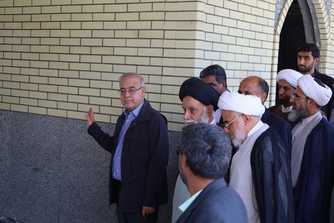 تصاویر/ بازدید نماینده ولی فقیه. مدیر حوزه علمیه و استاندار هرمزگان از مدرسه علمیه امام علی  (ع) میناب