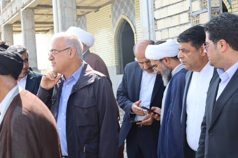 تصاویر/ بازدید نماینده ولی فقیه. مدیر حوزه علمیه و استاندار هرمزگان از مدرسه علمیه امام علی  (ع) میناب