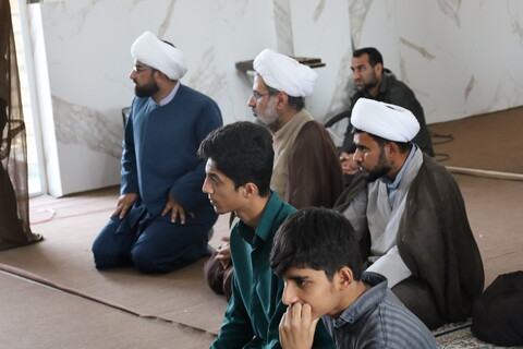 تصاویر/ بازدید نماینده ولی فقیه. مدیر حوزه علمیه و استاندار هرمزگان از مدرسه علمیه امام علی  (ع) میناب