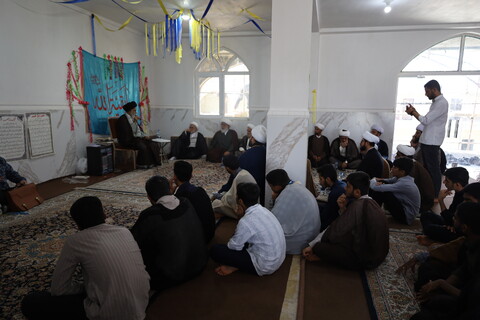 تصاویر/ بازدید نماینده ولی فقیه. مدیر حوزه علمیه و استاندار هرمزگان از مدرسه علمیه امام علی  (ع) میناب