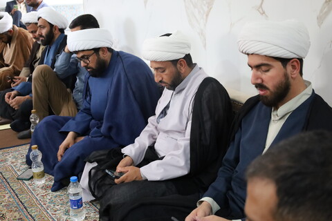 تصاویر/ بازدید نماینده ولی فقیه. مدیر حوزه علمیه و استاندار هرمزگان از مدرسه علمیه امام علی  (ع) میناب