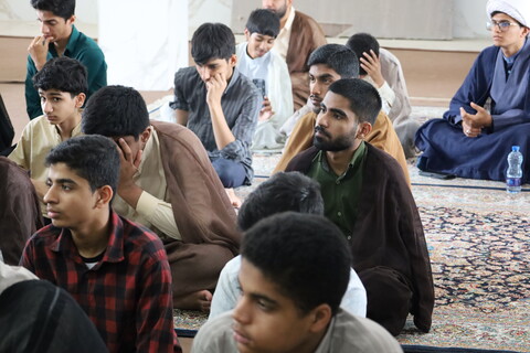 تصاویر/ بازدید نماینده ولی فقیه. مدیر حوزه علمیه و استاندار هرمزگان از مدرسه علمیه امام علی  (ع) میناب