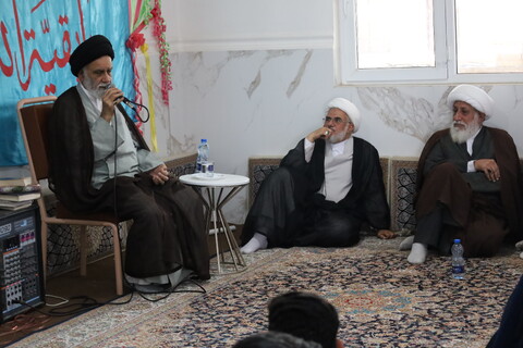 تصاویر/ بازدید نماینده ولی فقیه. مدیر حوزه علمیه و استاندار هرمزگان از مدرسه علمیه امام علی  (ع) میناب