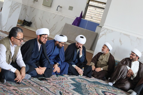 تصاویر/ بازدید نماینده ولی فقیه. مدیر حوزه علمیه و استاندار هرمزگان از مدرسه علمیه امام علی  (ع) میناب