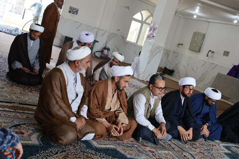 تصاویر/ بازدید نماینده ولی فقیه. مدیر حوزه علمیه و استاندار هرمزگان از مدرسه علمیه امام علی  (ع) میناب