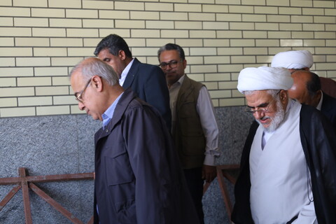 تصاویر/ بازدید نماینده ولی فقیه. مدیر حوزه علمیه و استاندار هرمزگان از مدرسه علمیه امام علی  (ع) میناب