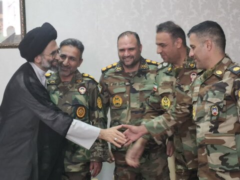 تصاویر/ دیدار فرماندهان گروه 840 موشکی نزاجا با نماینده ولی فقیه درکاشان