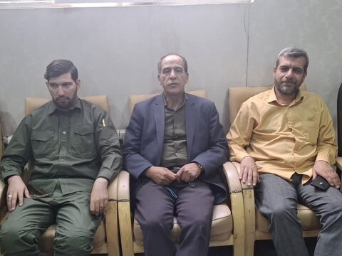 تصاویر/ دیدار فرماندهان گروه 840 موشکی نزاجا با نماینده ولی فقیه درکاشان