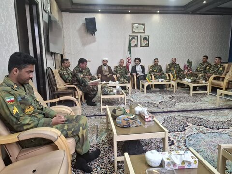 تصاویر/ دیدار فرماندهان گروه 840 موشکی نزاجا با نماینده ولی فقیه درکاشان