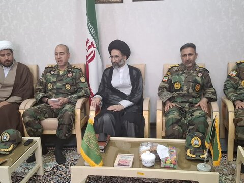 تصاویر/ دیدار فرماندهان گروه 840 موشکی نزاجا با نماینده ولی فقیه درکاشان