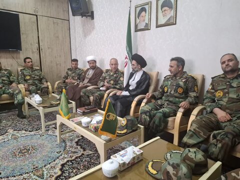 تصاویر/ دیدار فرماندهان گروه 840 موشکی نزاجا با نماینده ولی فقیه درکاشان
