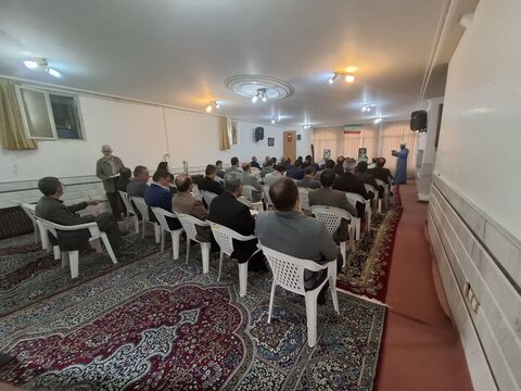 تصاویر/ جلسه هفتگی امام جمعه آران و بیدگل با مسئولان ادارات