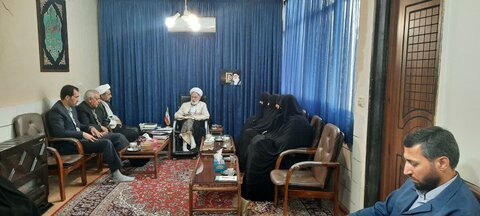 تصاویر/بازدید مدیر و کادر حوزه علمیه خواهران استان مرکزی با نماینده ولی فقیه در استان مرکزی