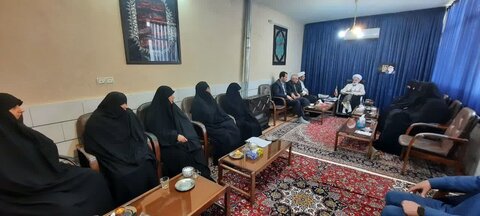 تصاویر/بازدید مدیر و کادر حوزه علمیه خواهران استان مرکزی با نماینده ولی فقیه در استان مرکزی