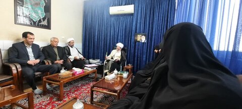 تصاویر/بازدید مدیر و کادر حوزه علمیه خواهران استان مرکزی با نماینده ولی فقیه در استان مرکزی
