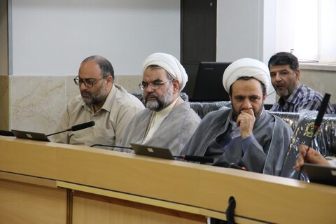 تصاویر| نشست علمی- اقتصادی«شعار سال  ۱۴۰۴ و نقش حوزه های علمیه در تحقق آن»