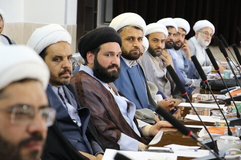 تصاویر| نشست علمی- اقتصادی«شعار سال  ۱۴۰۴ و نقش حوزه های علمیه در تحقق آن»