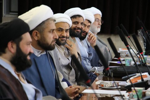 تصاویر| نشست علمی- اقتصادی«شعار سال  ۱۴۰۴ و نقش حوزه های علمیه در تحقق آن»