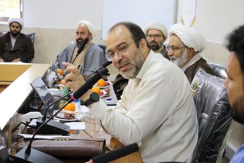 تصاویر| نشست علمی- اقتصادی«شعار سال  ۱۴۰۴ و نقش حوزه های علمیه در تحقق آن»