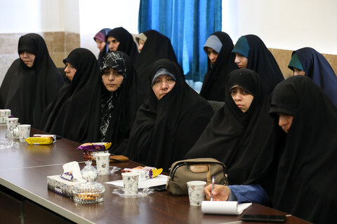 تصاویر / دیدار اعضای جلسه شورای معاونین حوزه علمیه خواهران قزوین با نماینده ولی فقیه در استان قزوین