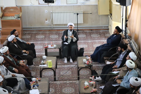 تصاویر/اجلاسیه مدیران و معاونین مدیران مدارس علمیه استان کردستان