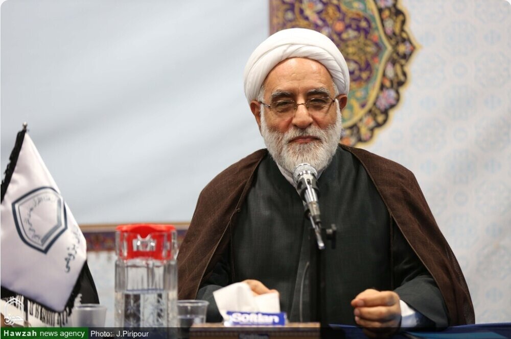 تربیت طلاب انقلابی و جهادی اولویت حوزه علمیه است