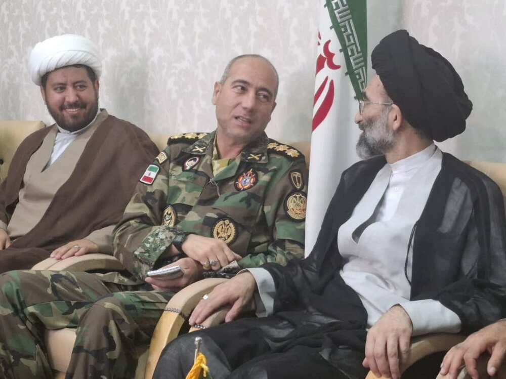 تصاویر/ دیدار فرماندهان گروه ۸۴۰ موشکی نزاجا با نماینده ولی فقیه درکاشان